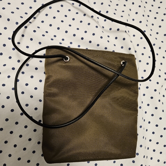 GIVENCHY 4G Light Nylon Pouch - UNISEX - Picture 5 of 8